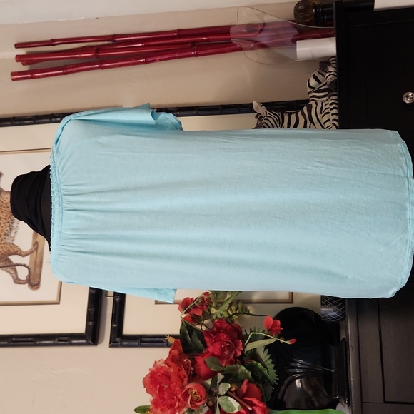 Light Turquoise Top - Picture 3 of 4